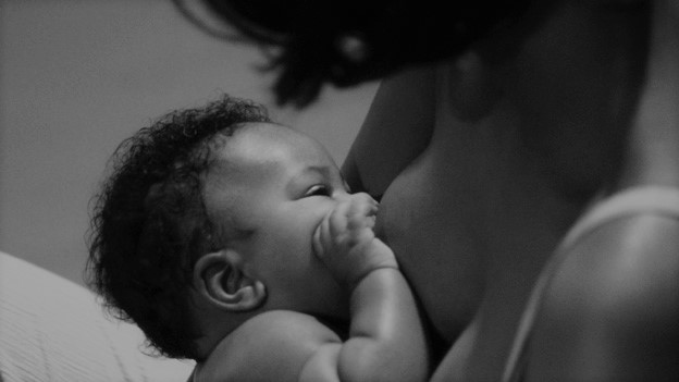 breastfeeding by black mother